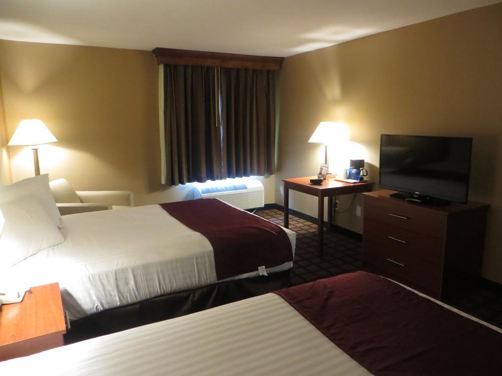 Baymont By Wyndham New Buffalo Room photo