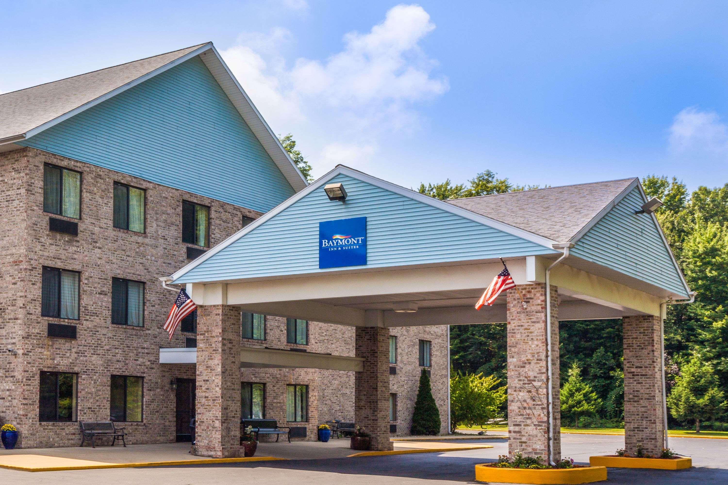 Baymont By Wyndham New Buffalo Exterior photo