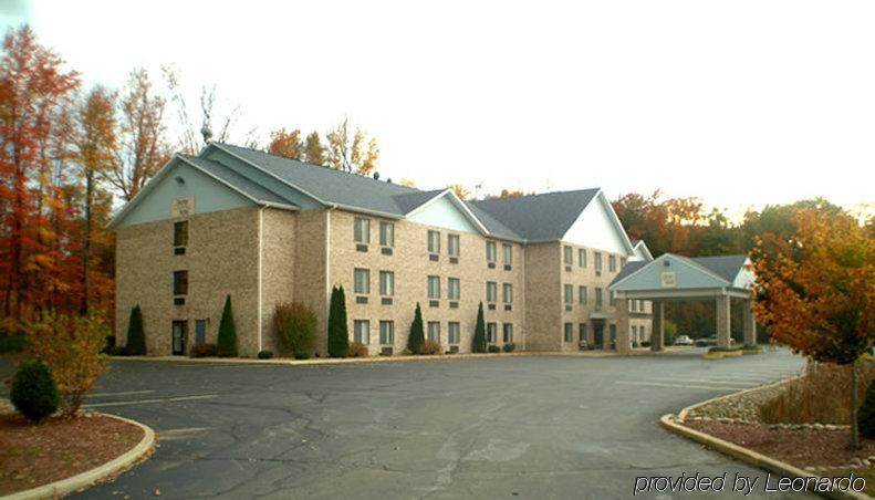 Baymont By Wyndham New Buffalo Exterior photo